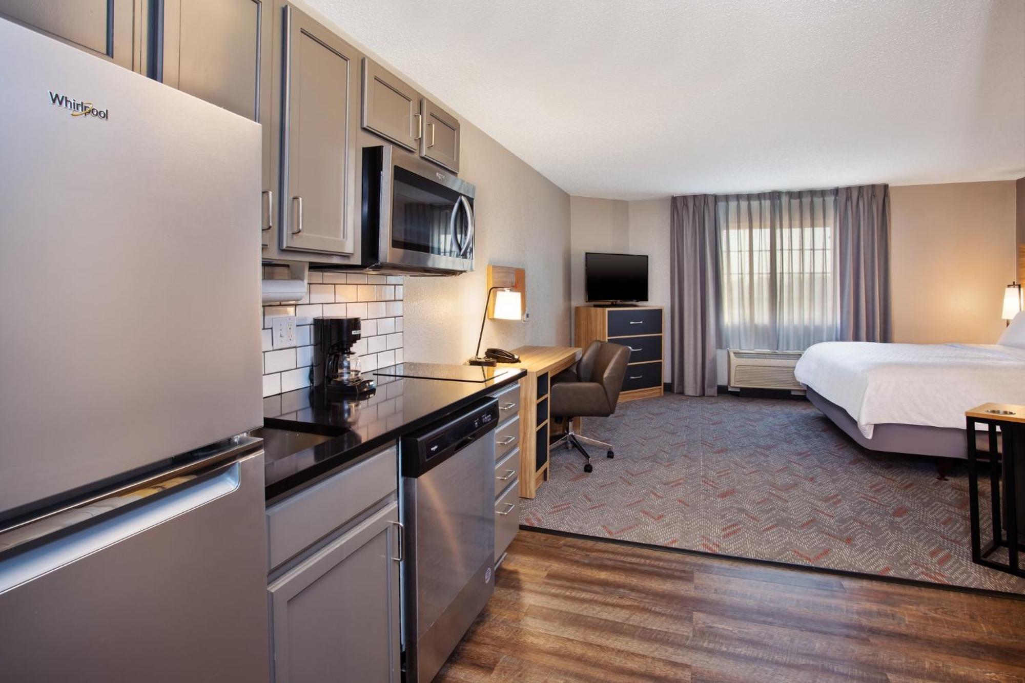 Candlewood Suites Kenosha By Ihg Плезънт Преъри Екстериор снимка