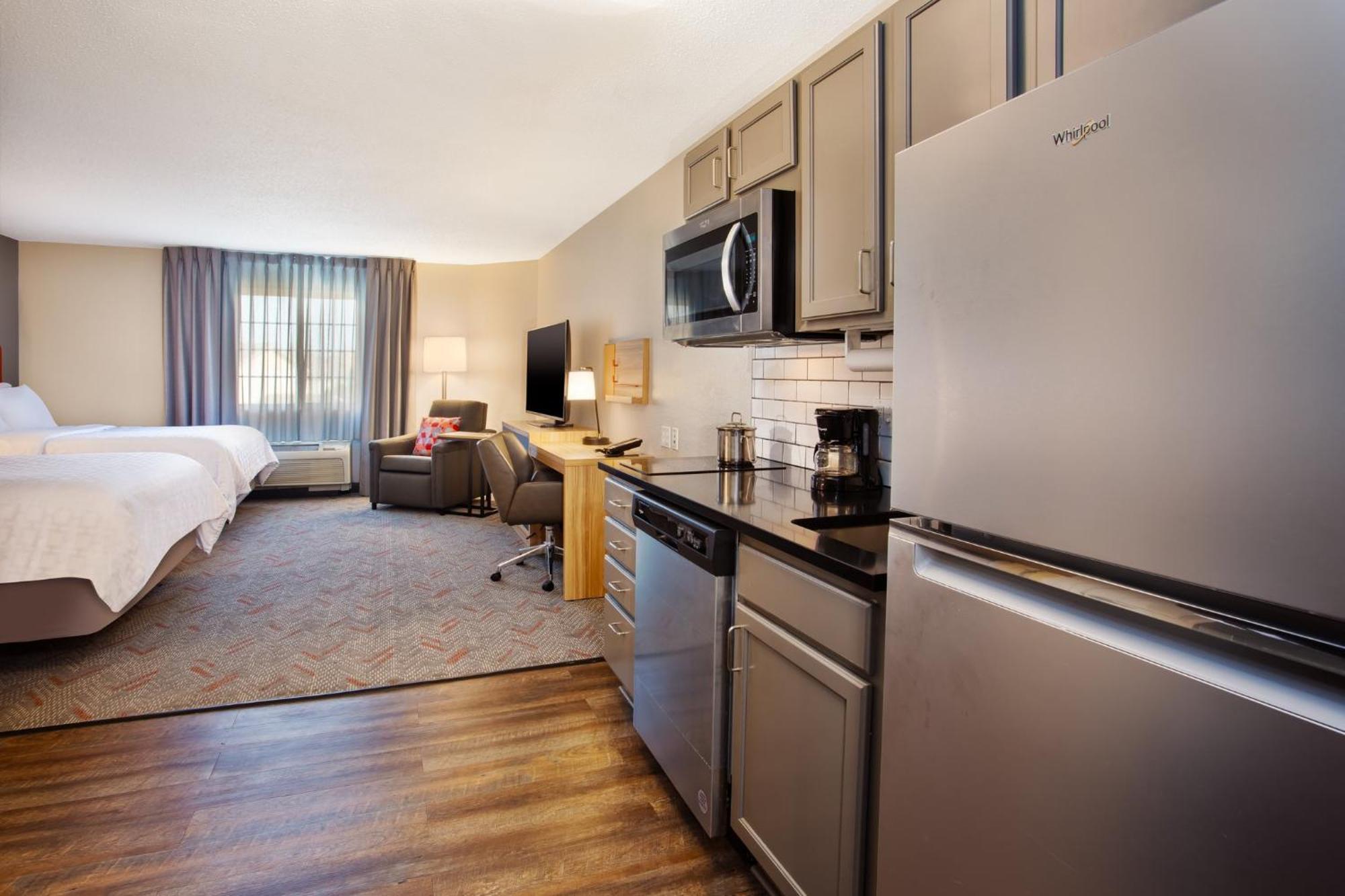 Candlewood Suites Kenosha By Ihg Плезънт Преъри Екстериор снимка