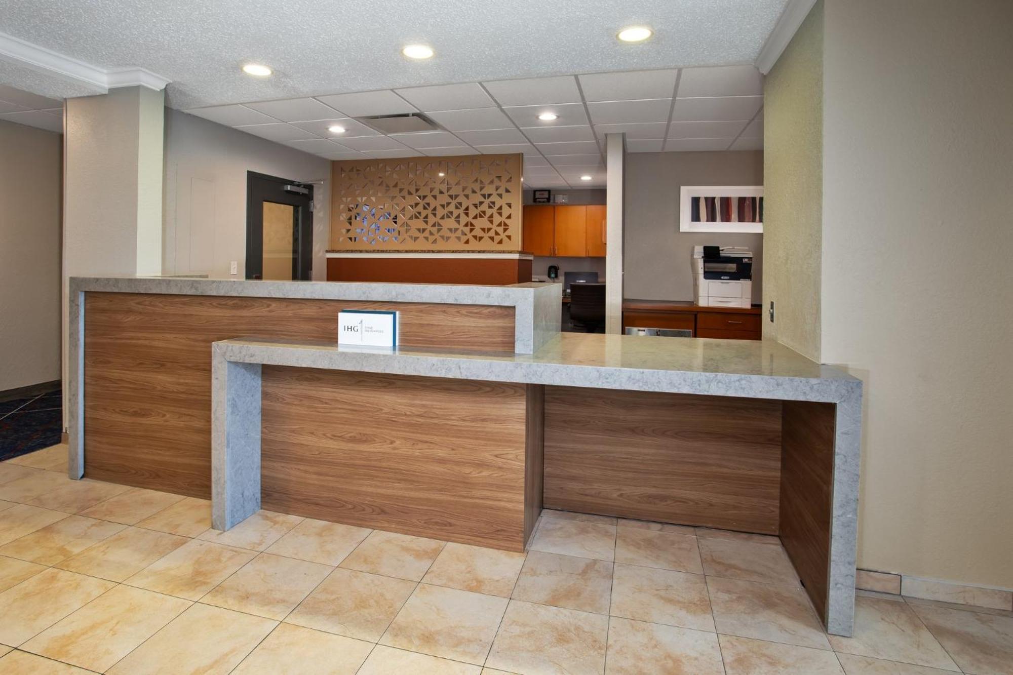 Candlewood Suites Kenosha By Ihg Плезънт Преъри Екстериор снимка